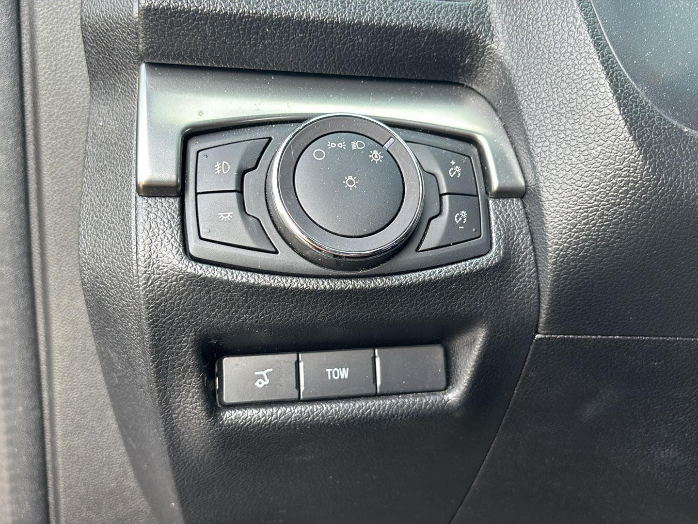 Used 2018 Shadow Black Ford XLT image 10