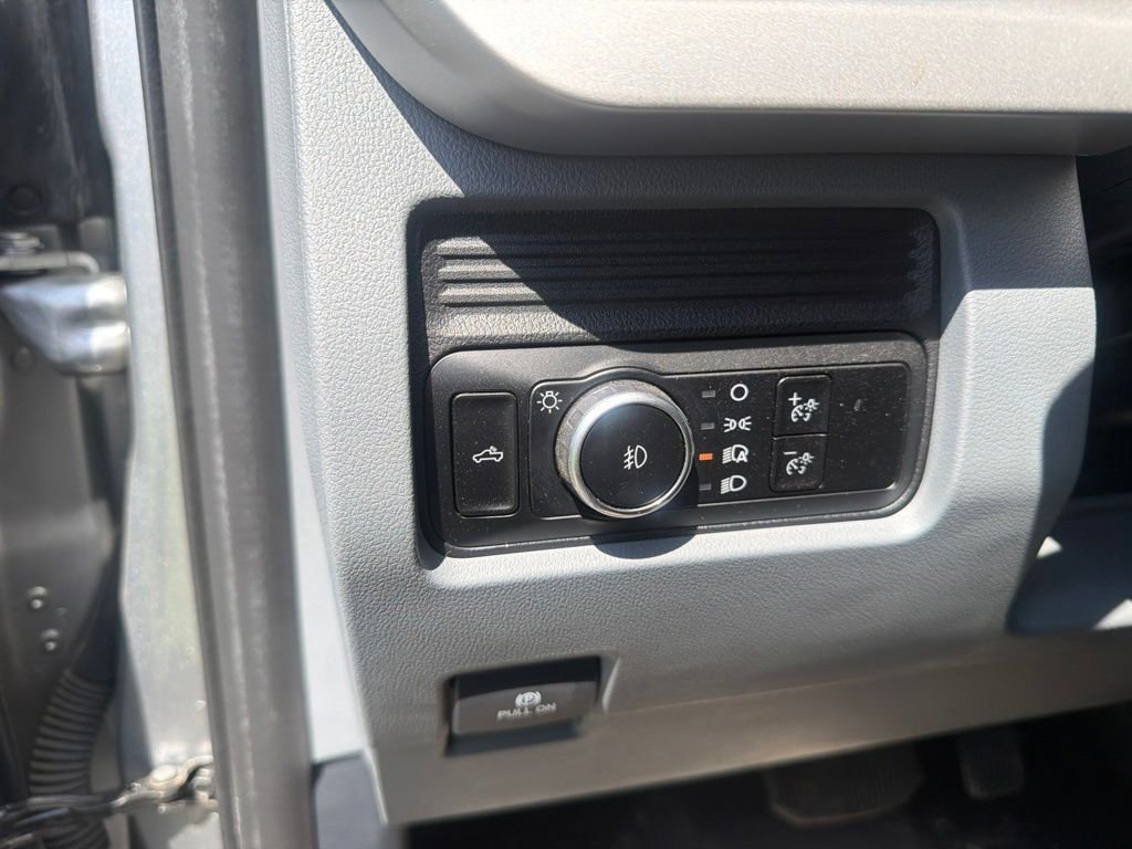 Used 2023 Silver Ford XLT image 13