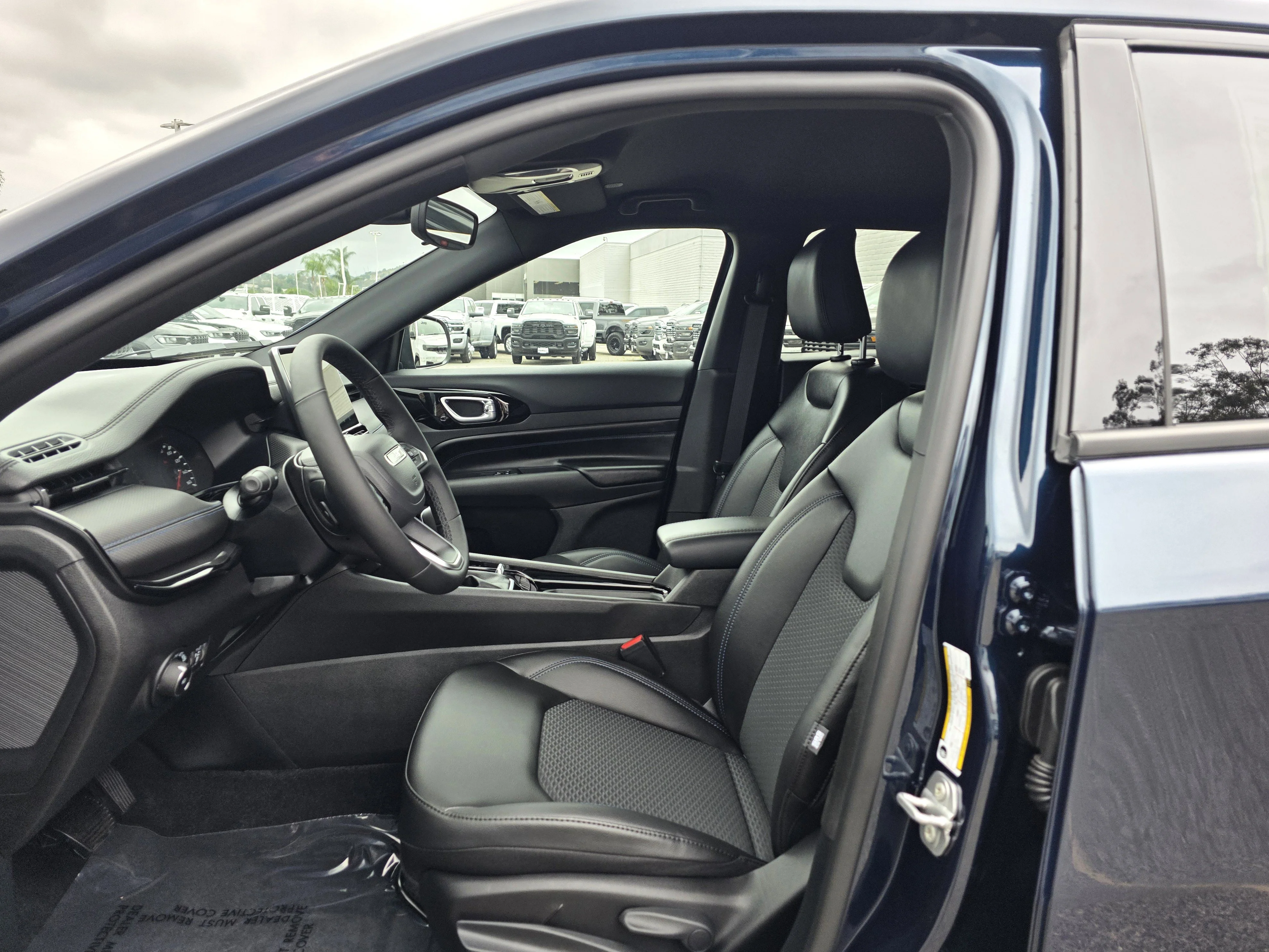 New 2026 Blue Pearl Jeep Latitude image 15