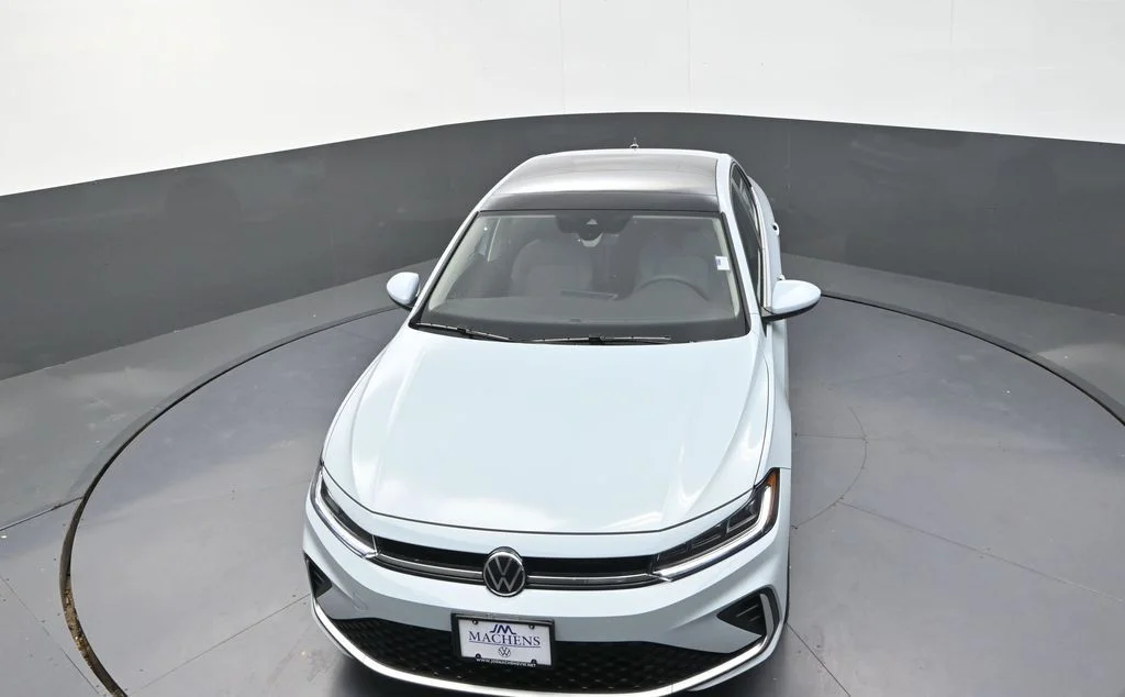 2026 Volkswagen Jetta SE - Photo 13