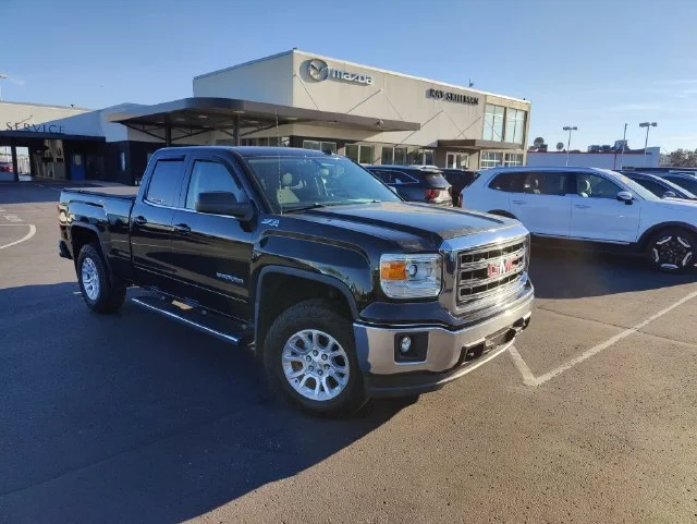 Used 2014 Black GMC SLE image 1