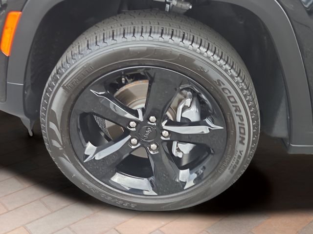 Used 2026 Diamond Black Jeep Limited image 30
