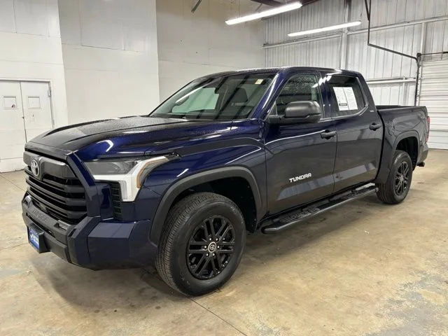 Used 2024  Toyota SR5 image 3