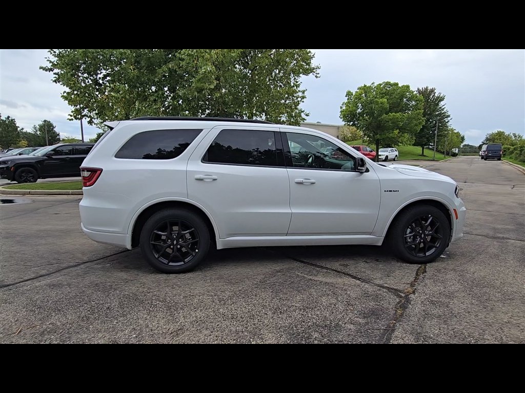 New 2027 White Knuckle Clear-Coat Exterior Paint Dodge GT HEMI image 9