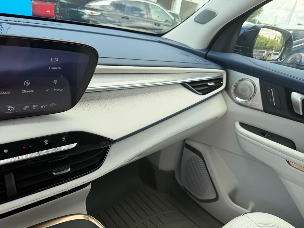 Used 2026 Ocean Blue Metallic Buick Avenir image 9