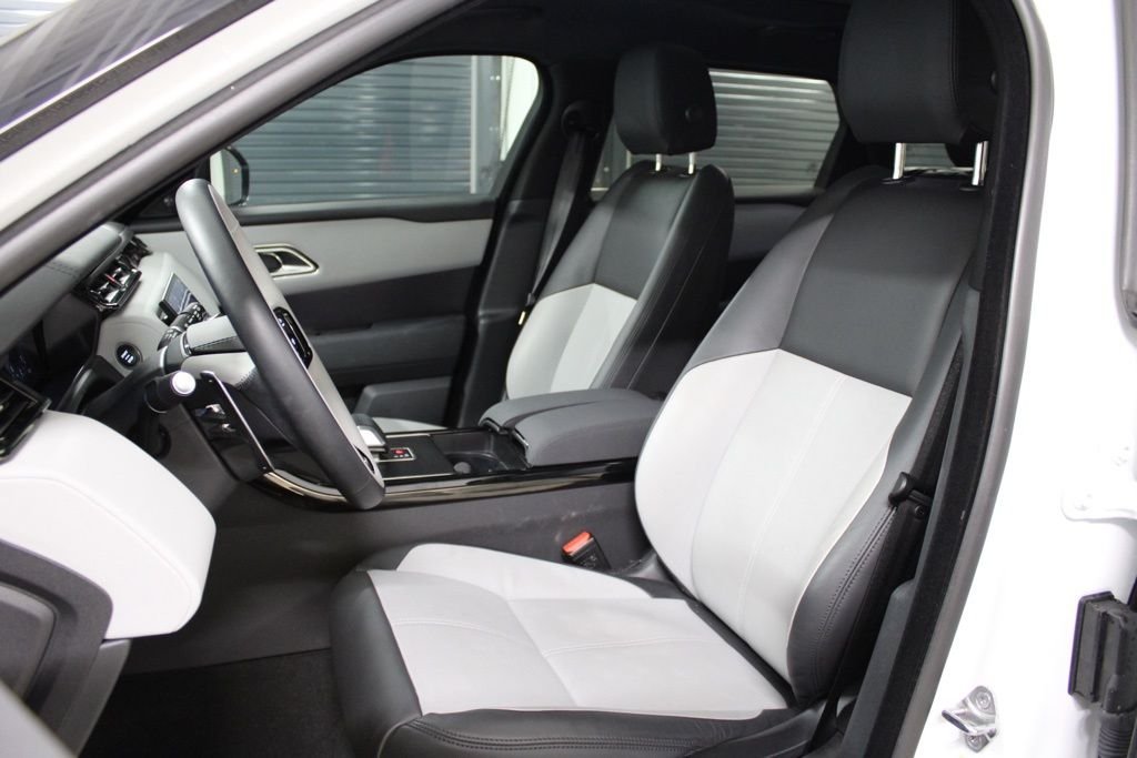 Used 2026 Fuji White Land Rover Dynamic SE image 5