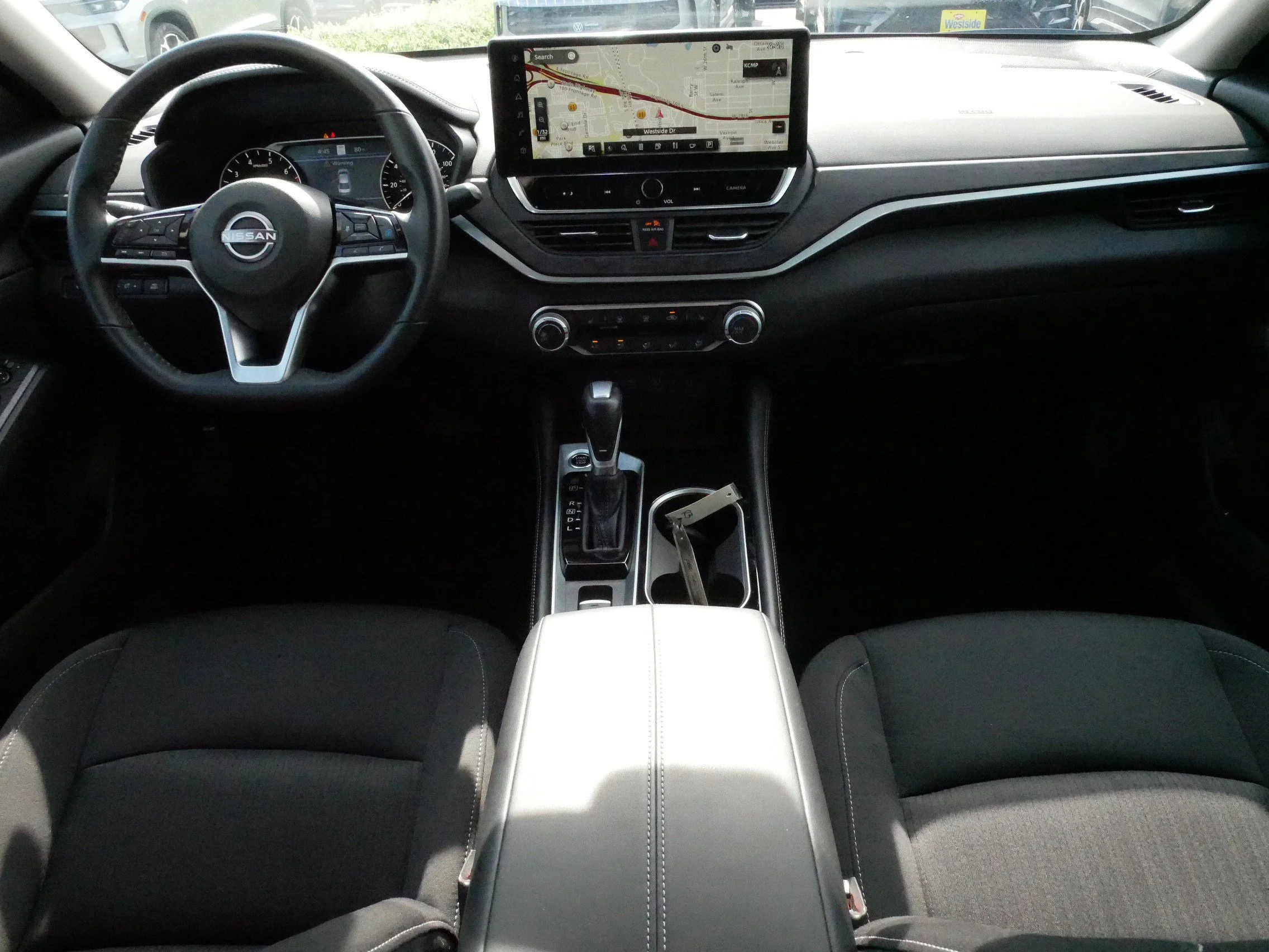 Used 2024 Super Black Nissan 2.5 SV image 11