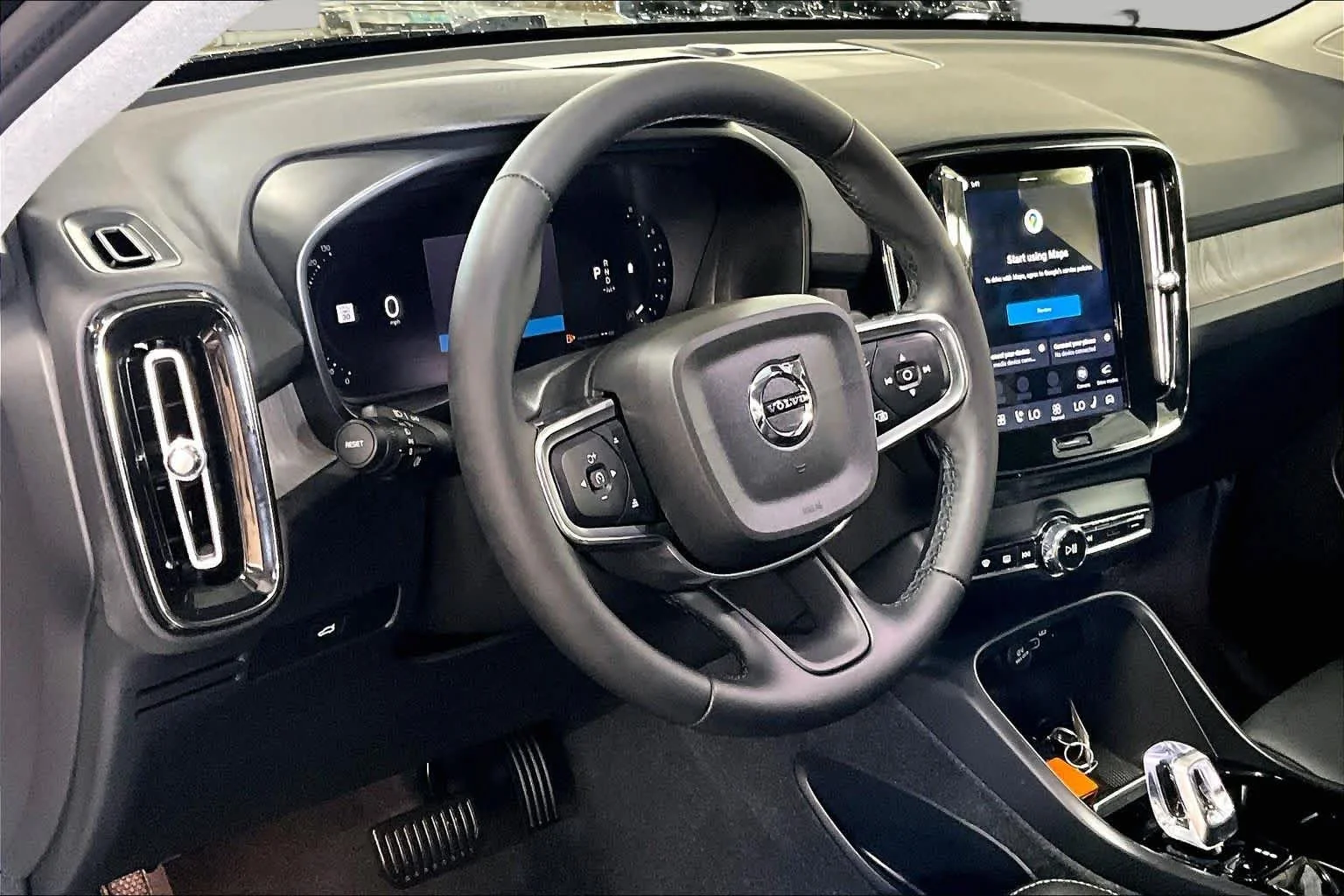 Used 2024 Onyx Black Metallic Volvo Plus Dark Theme image 17