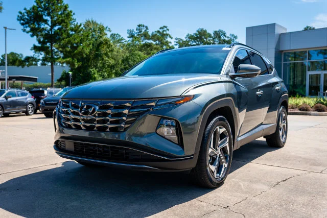 Used 2024 Amazon Gray Hyundai Limited image 11