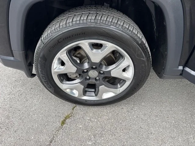 Used 2018 Black Jeep Limited image 16