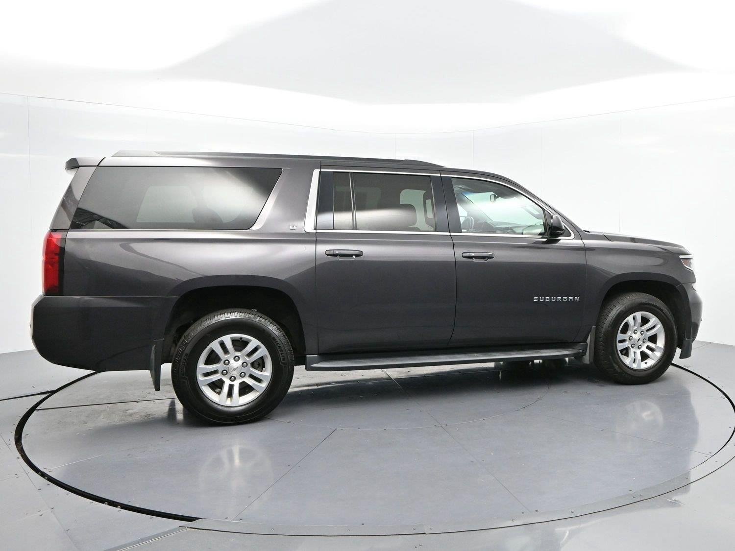 Used 2018 TUNGSTEN METALLIC Chevrolet LT image 8