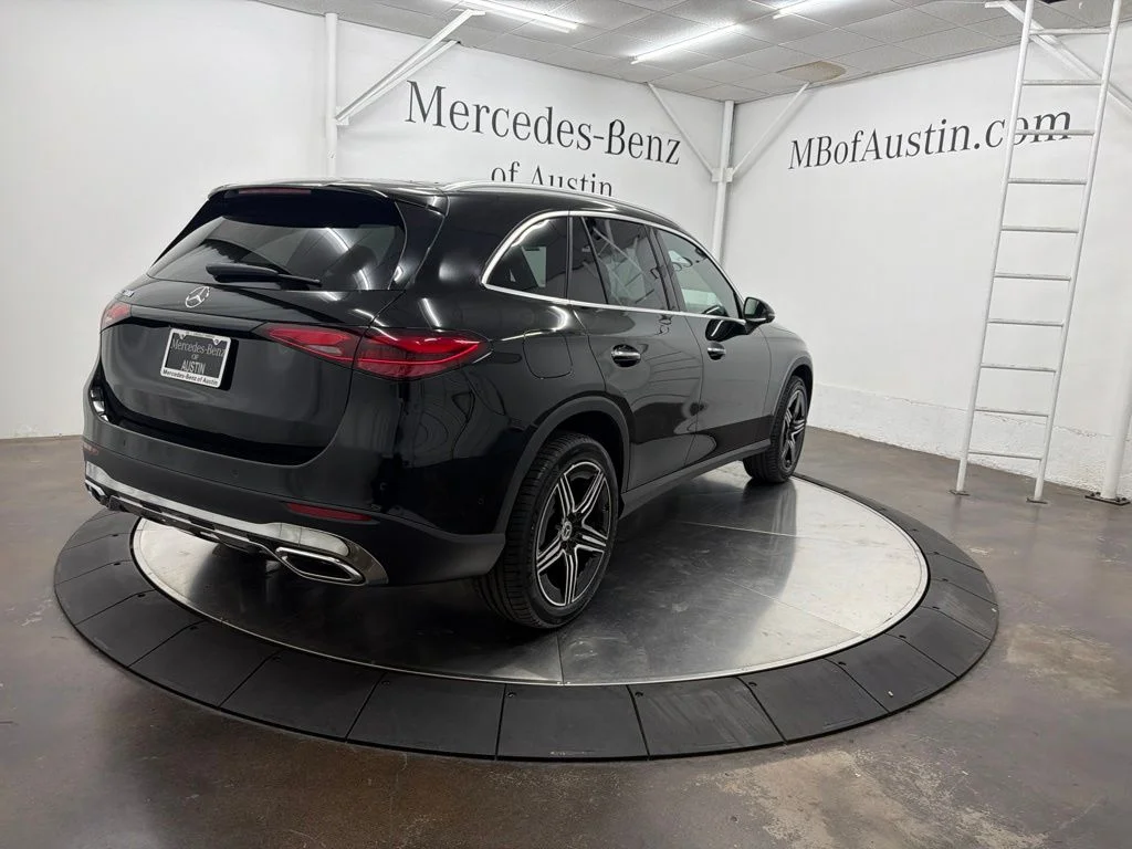 New 2027 Black Mercedes-Benz GLC 300 image 7