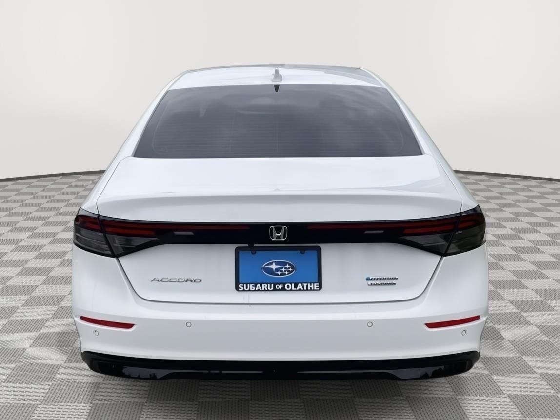 Used 2023 Platinum White Pearl Honda Touring image 14