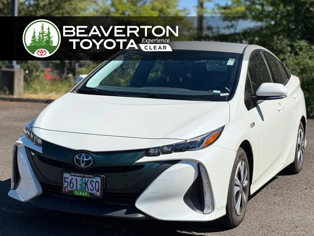 Used 2018 White Toyota Premium image 1