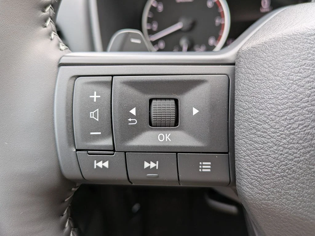 New 2026 Everest White Pearl TriCoat Nissan Dark Armor™ image 24