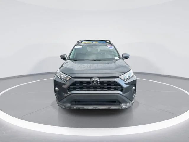 Used 2020 Gray Toyota XLE Premium image 2