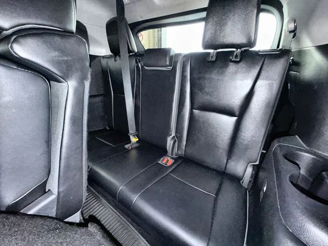 Used 2021 Gray Toyota XLE image 24