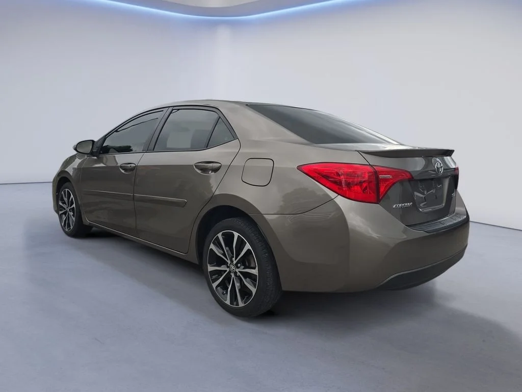Used 2018 Falcon Gray Metallic Toyota SE image 4