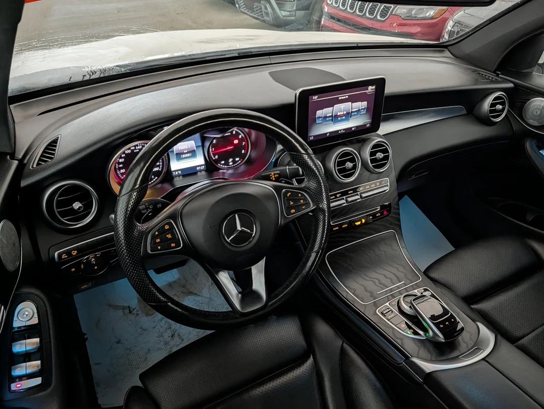 Used 2018 White Mercedes-Benz 300 - - 4MATIC AWD - Power Liftgate - Power Seats - LED Headlights & More! image 25