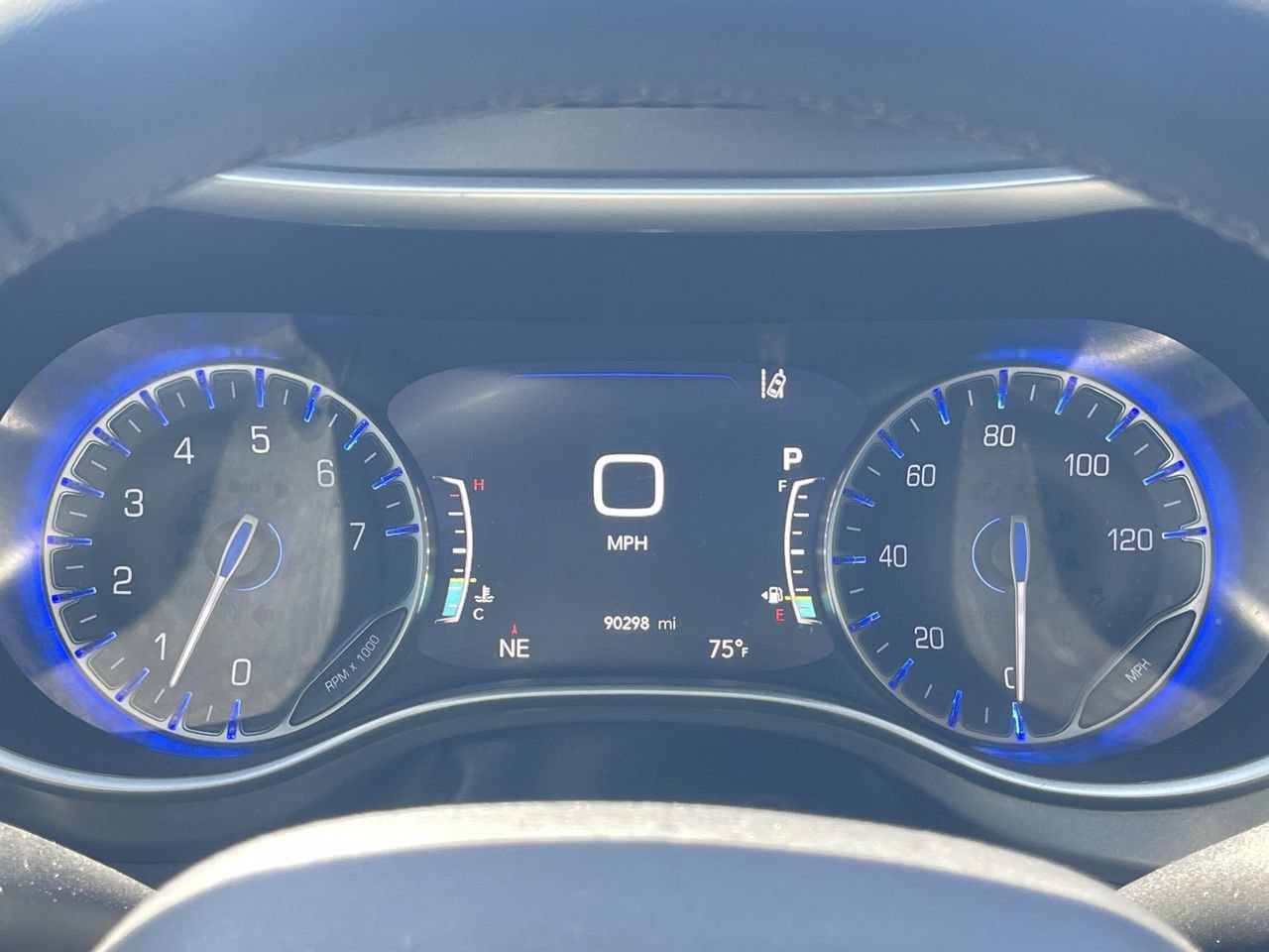 Used 2022 Brilliant Black Crystal Pearlcoat Chrysler Touring L image 6