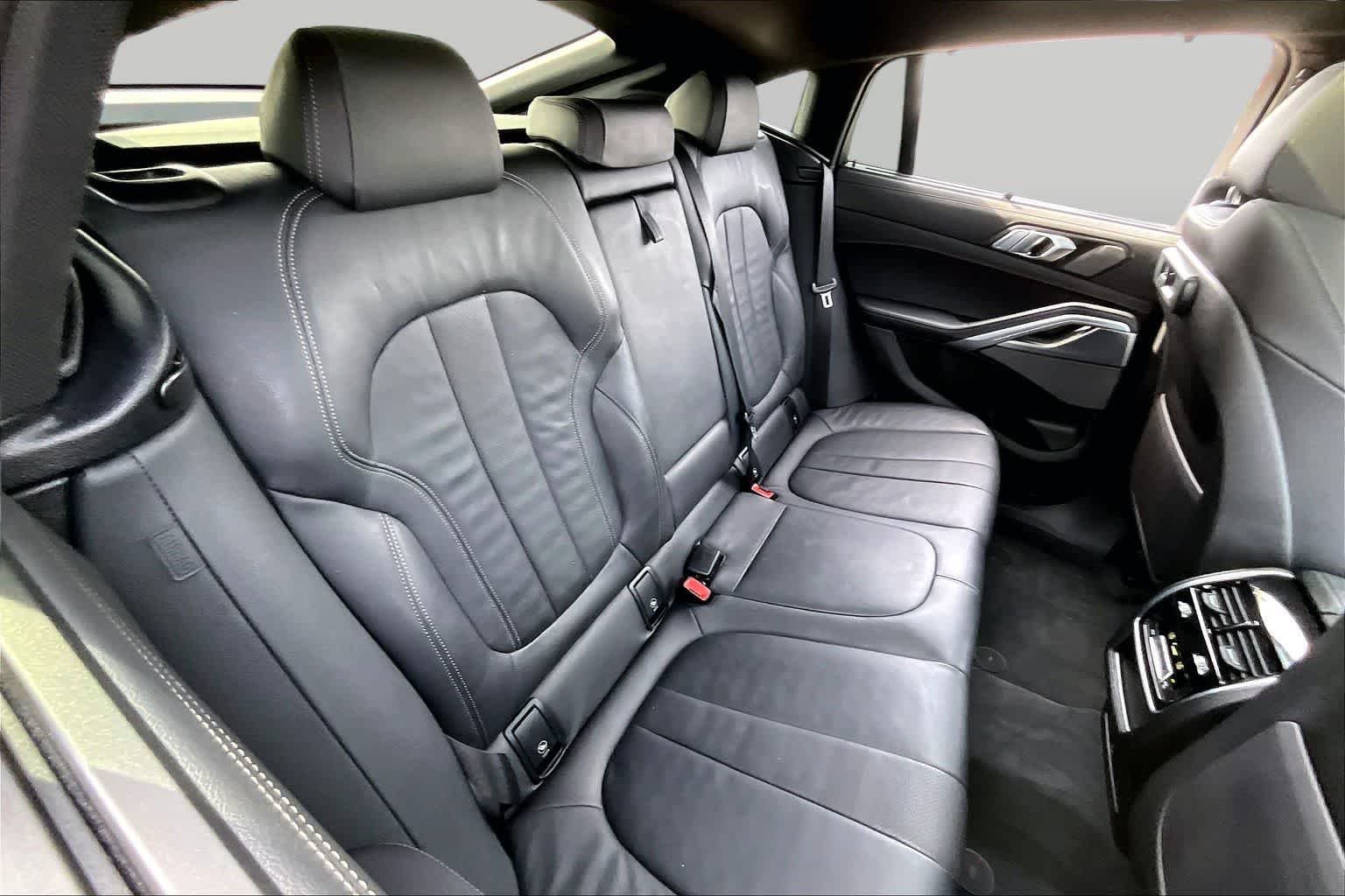 Used 2021 Arctic Gray Metallic BMW xDrive40i image 19