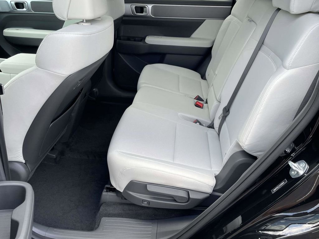 Used 2026 Black Hyundai SE image 7