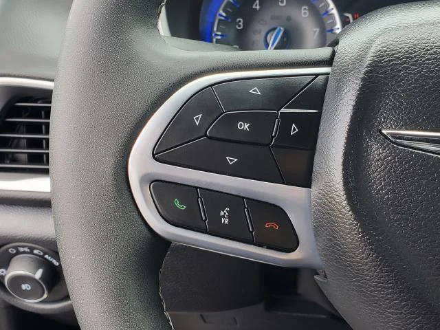 Used 2025 Fathom Blue Pearlcoat Chrysler Select image 12