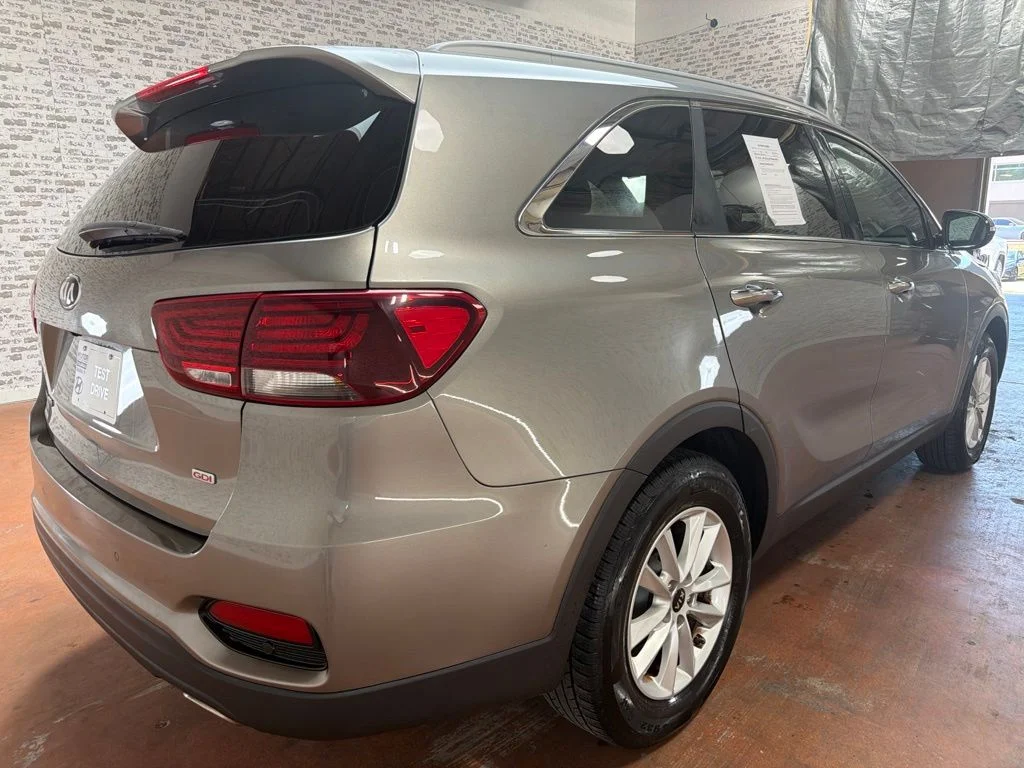 Used 2019 Titanium Silver Kia LX image 7