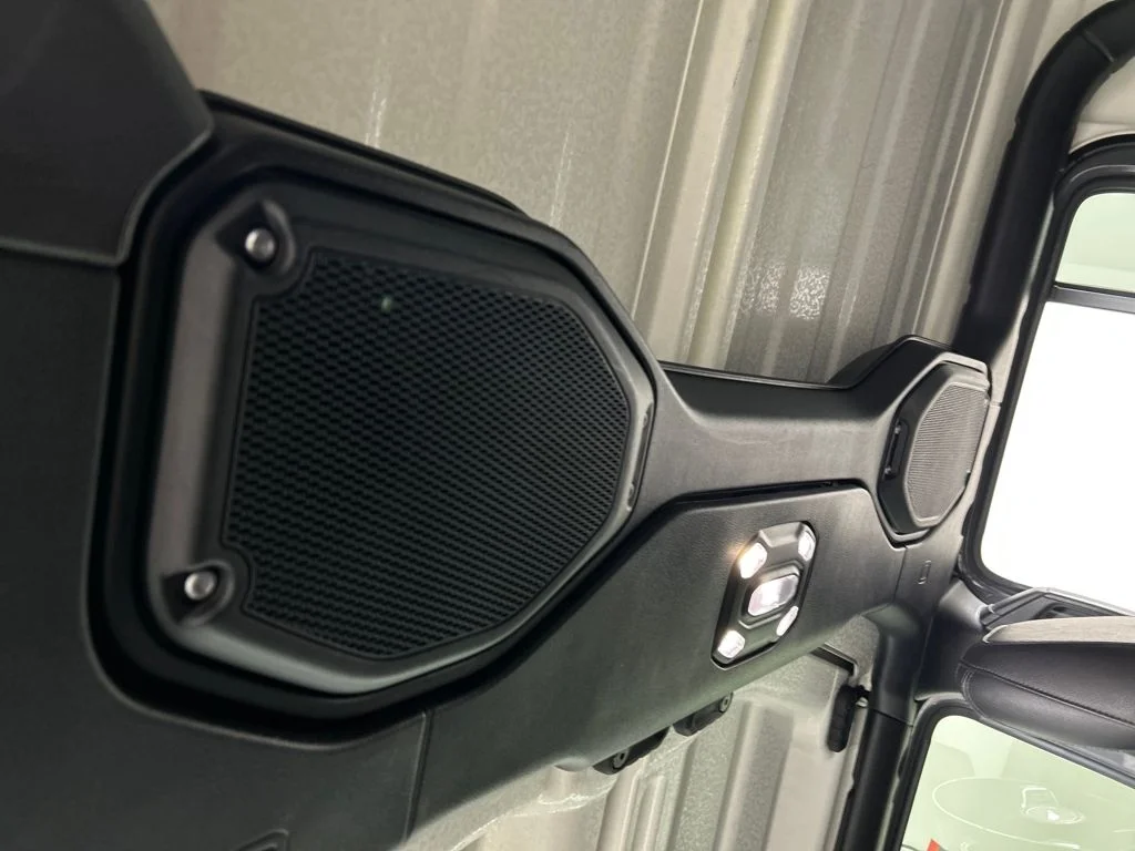 Used 2021 Gray Jeep Mojave image 19