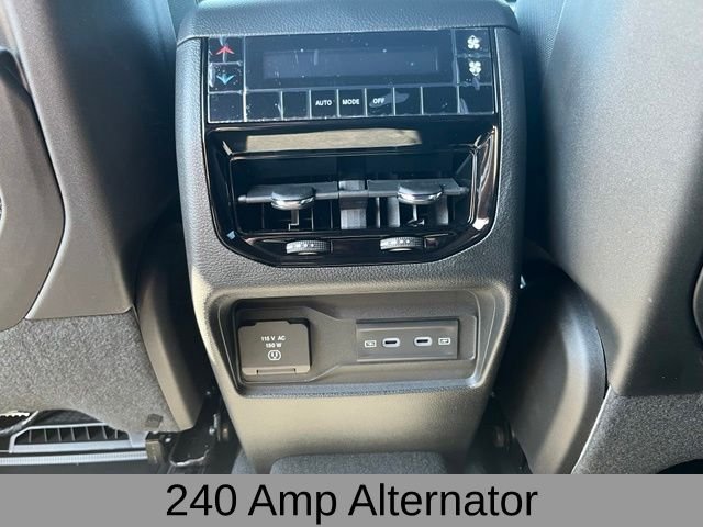 New 2026 Silver Zynith Exterior Paint Jeep Altitude image 22