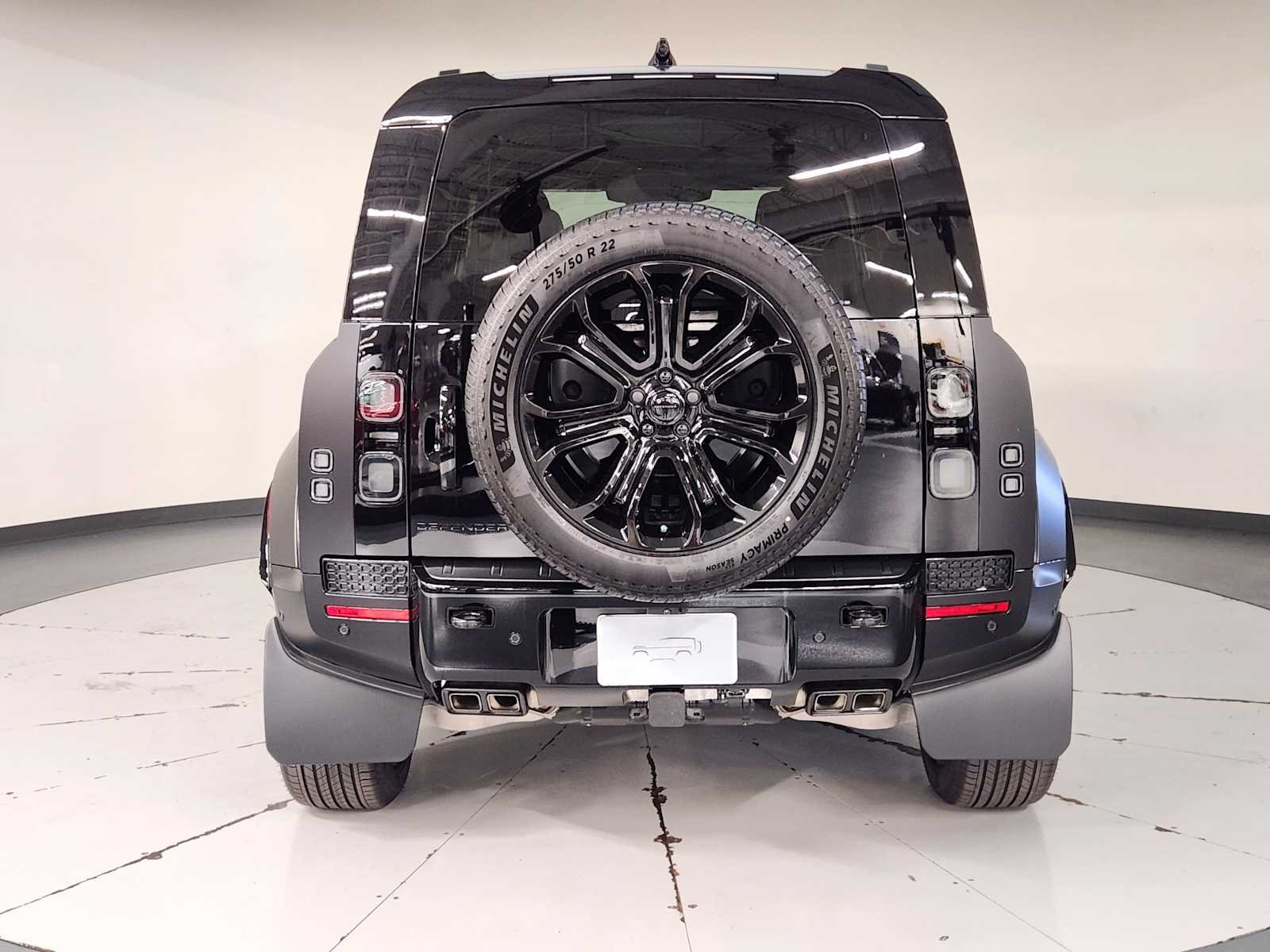2026 Land Rover Defender OCTA Black - Photo 10