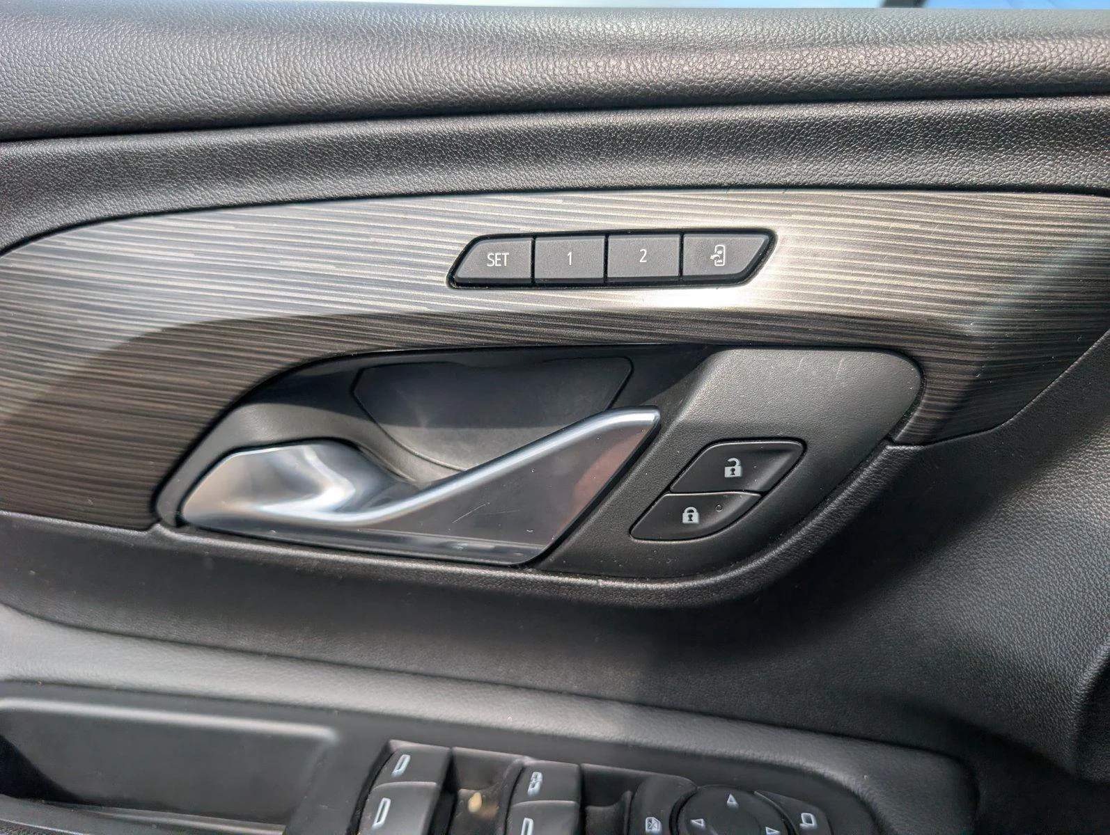 Used 2024 Sterling Metallic GMC SLT image 30