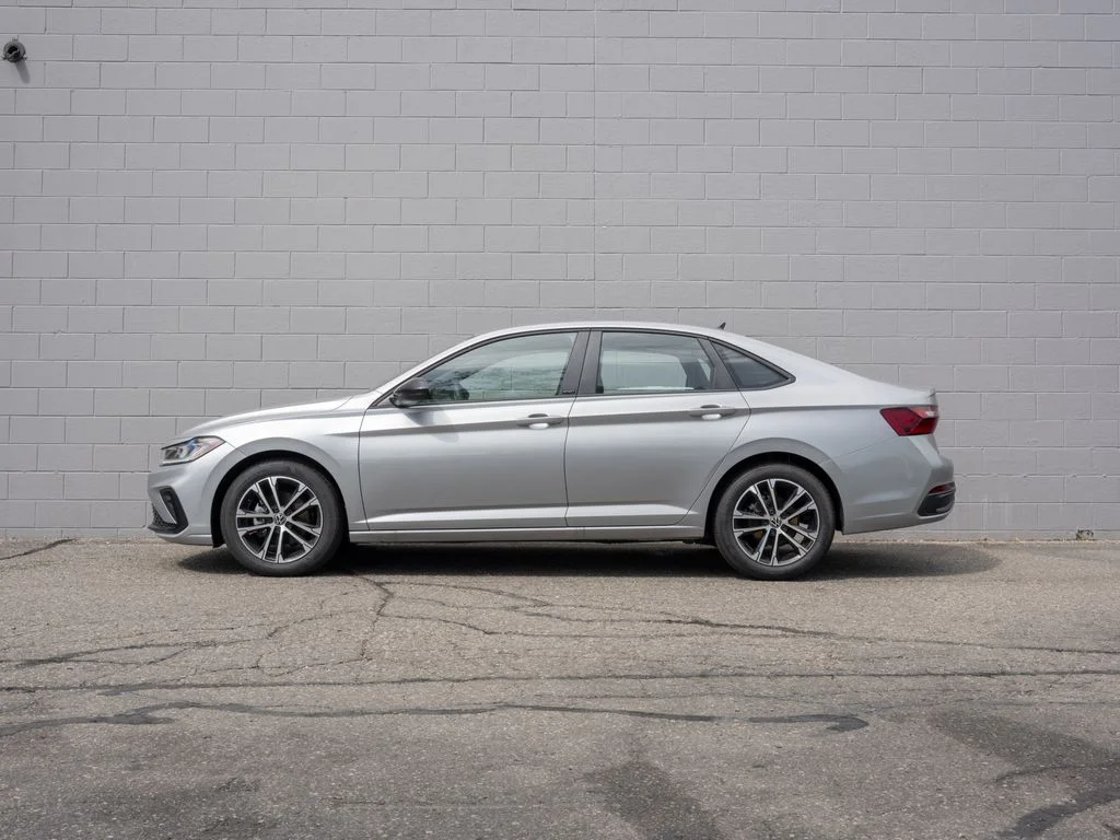 New 2026 Pyrite Silver Metallic Volkswagen 1.5T Sport image 3