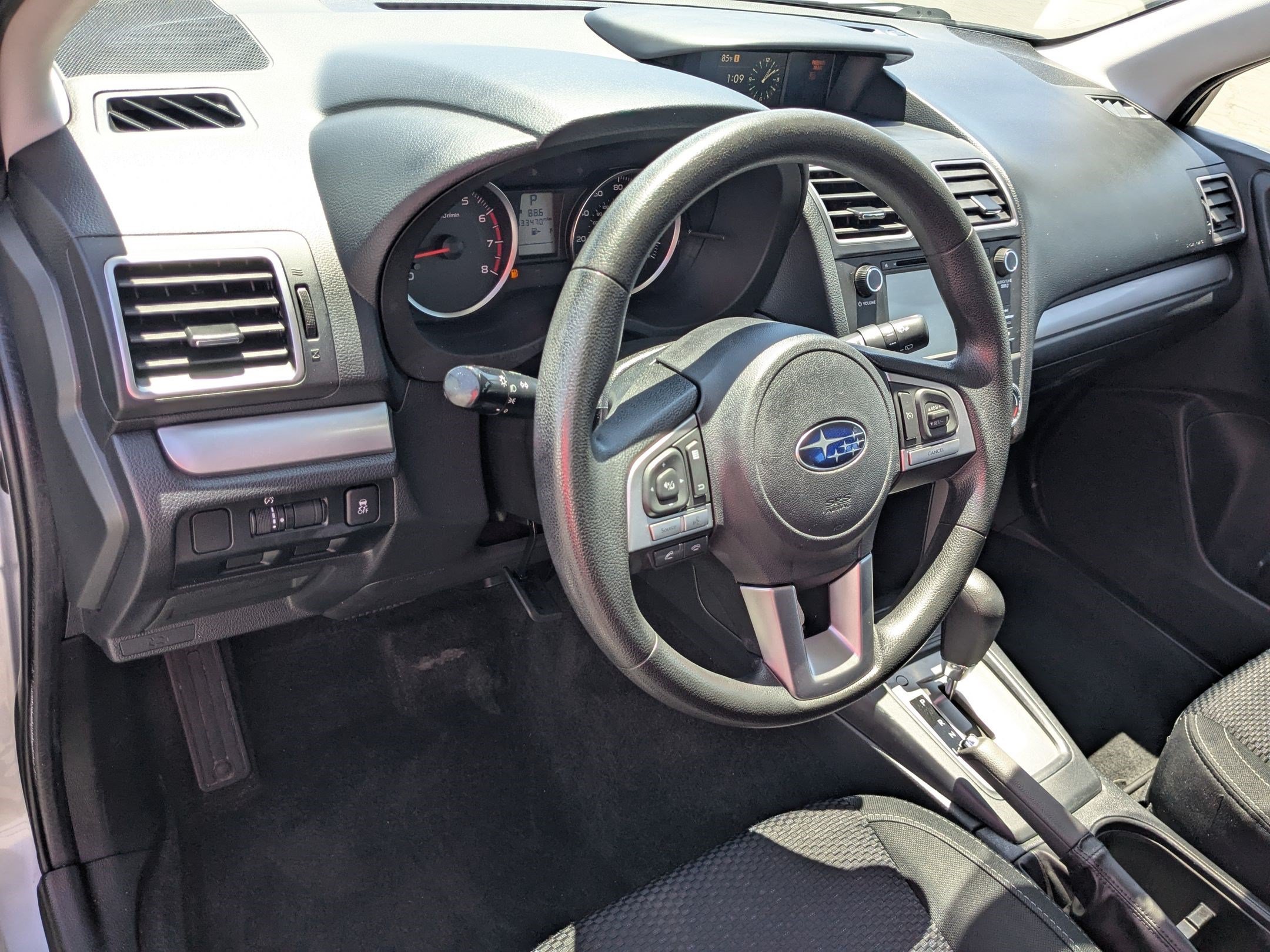 Used 2017 Ice Silver Metallic Subaru  image 14