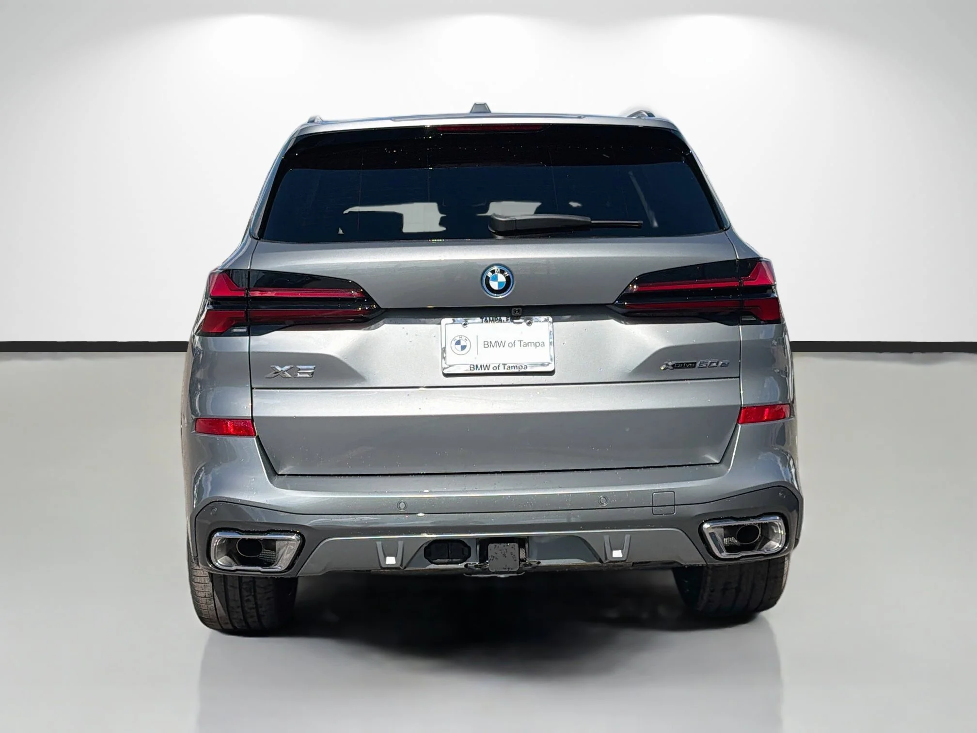 Used 2026 Skyscraper Grey Metallic BMW xDrive50e image 4