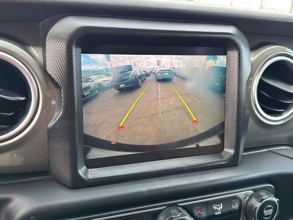 Certified Used 2023 White/off-white Jeep Sahara image 29