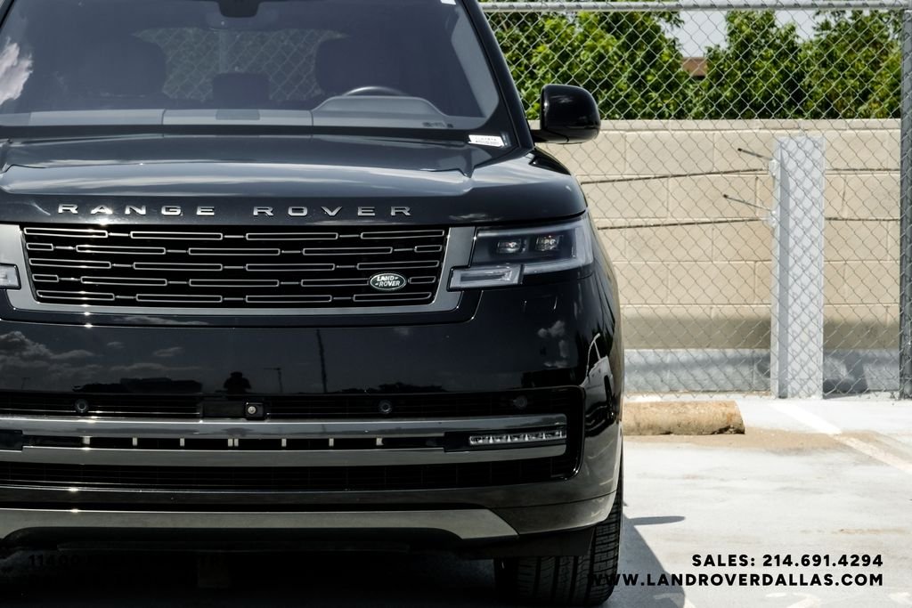 Used 2023 Santorini Black Metallic Land Rover SE image 54
