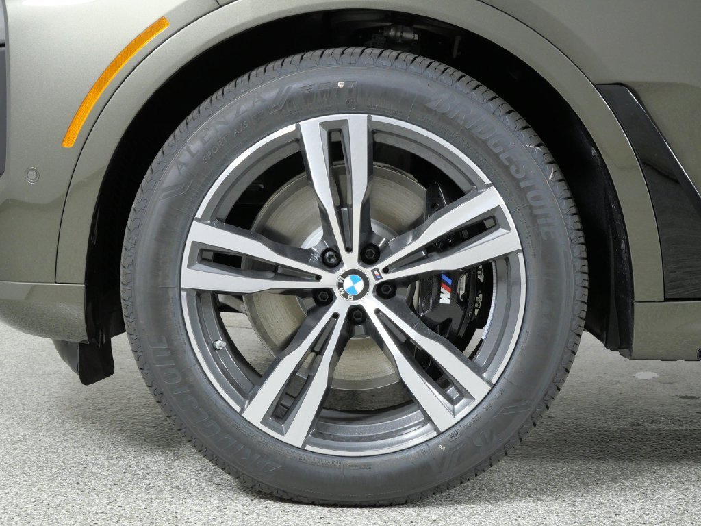 New 2027 Manhattan Green Metallic BMW xDrive40i image 16