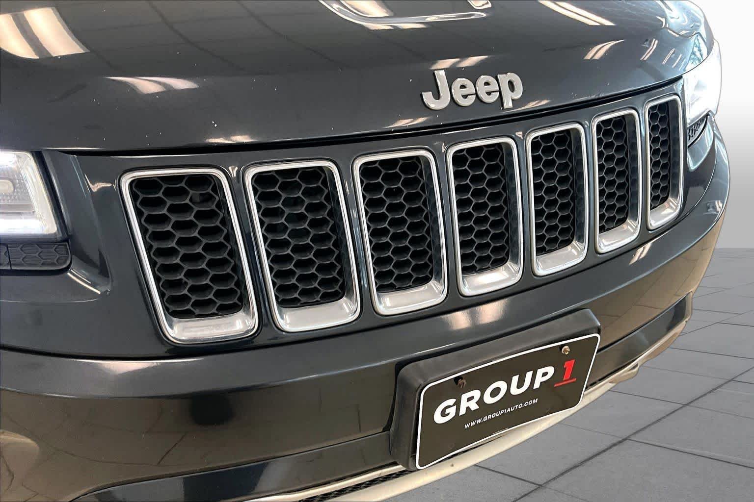 Used 2015 Maximum Steel Metallic Clearcoat Jeep Overland image 27