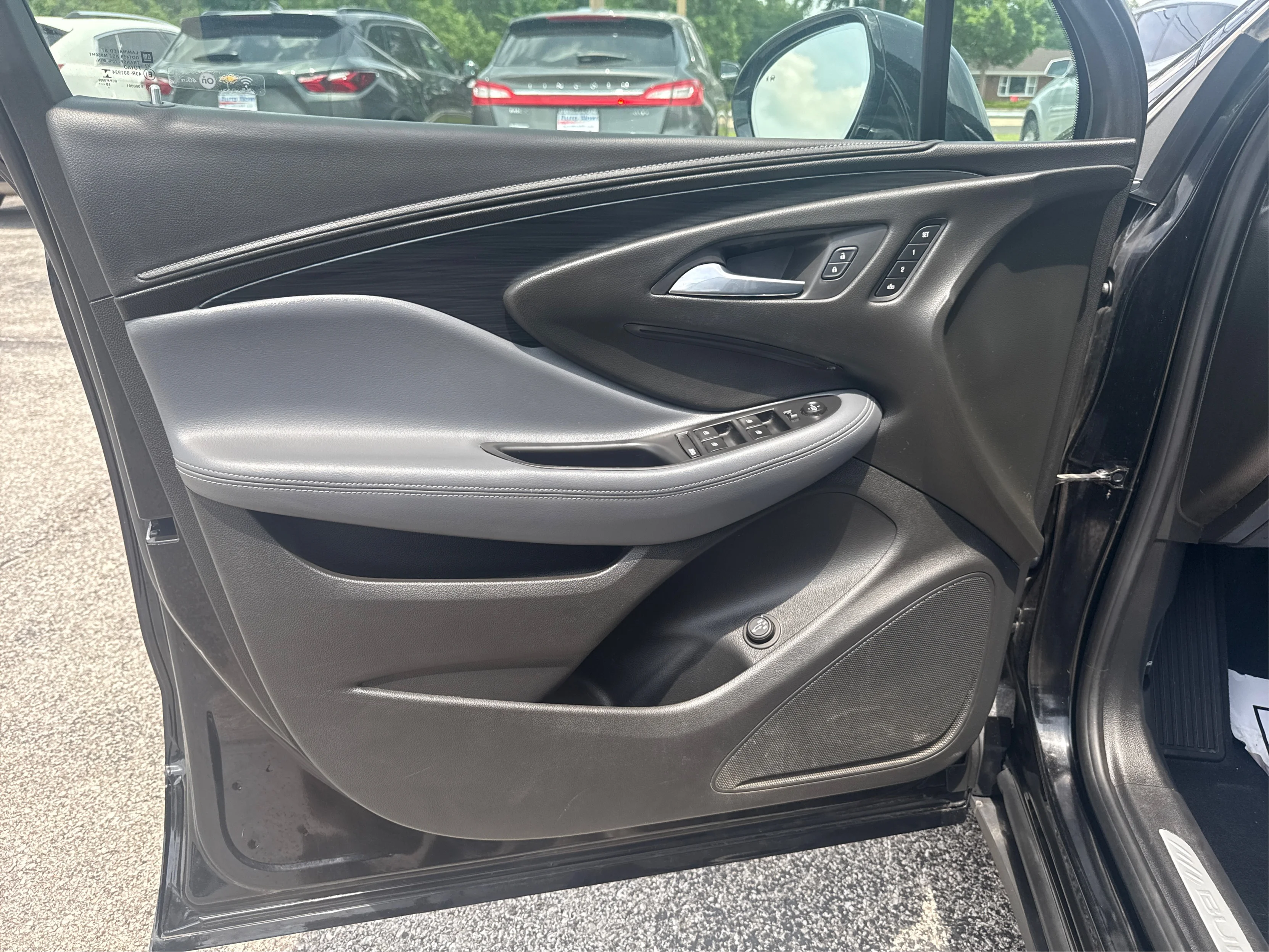 Used 2019 Black Buick AWD Essence image 20