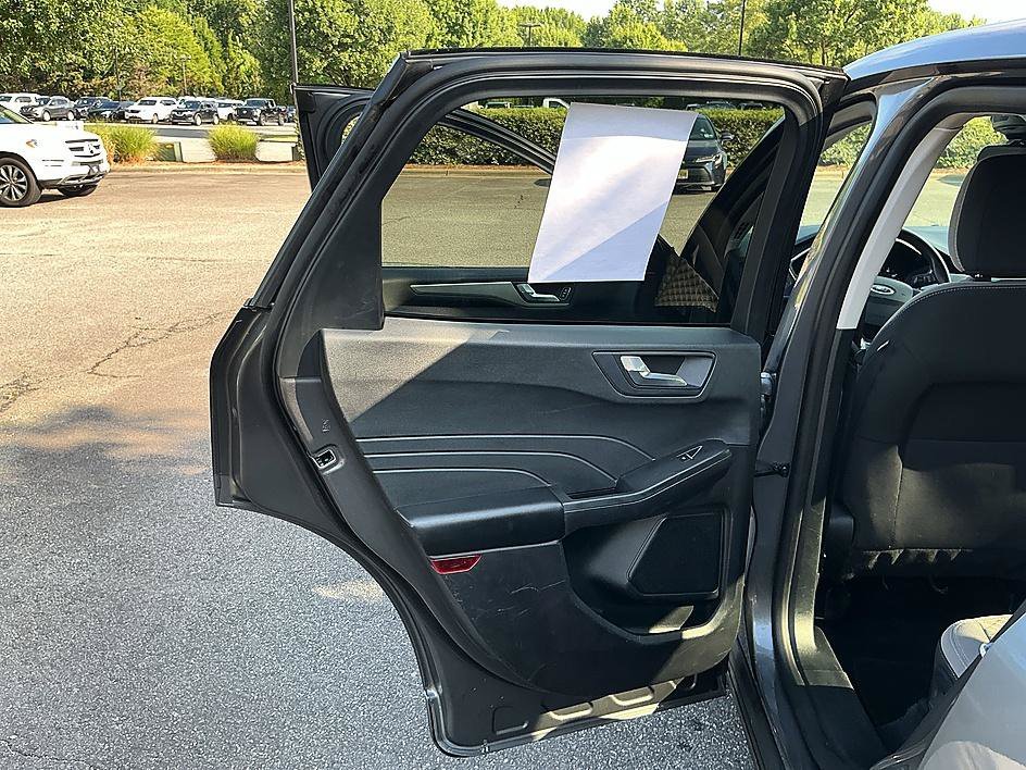Used 2021 Gray Metallic Ford SE image 18