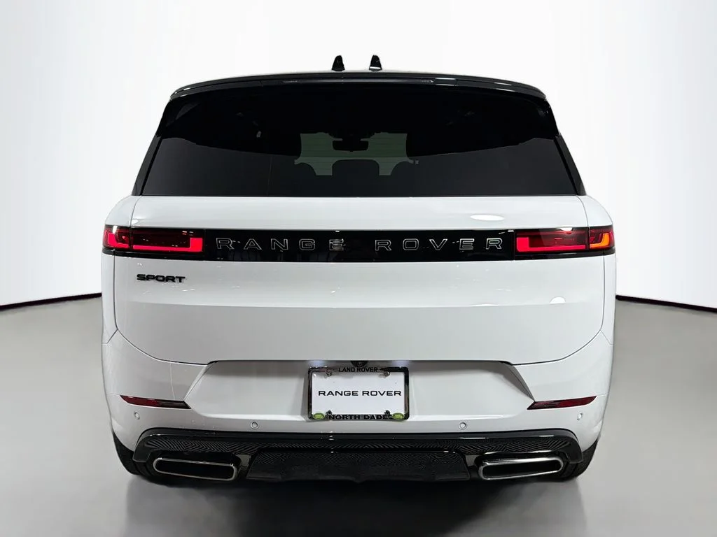 Used 2026 White Land Rover Dynamic SE image 6