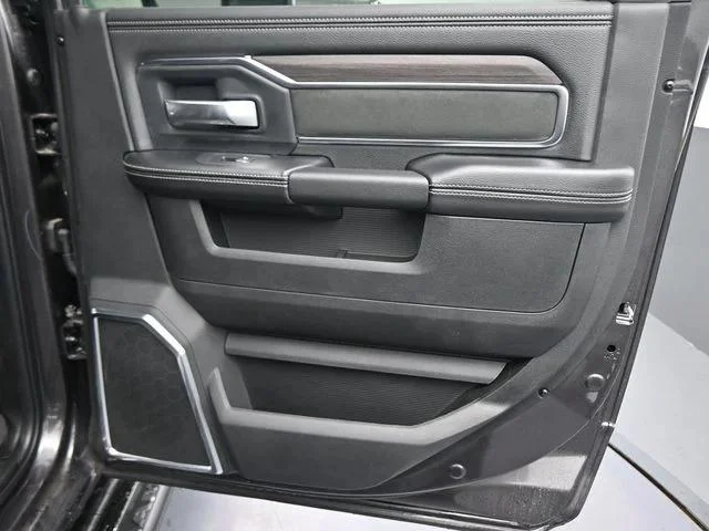 New 2026 Granite Crystal Metallic Clear-Coat Exterior Paint RAM LARAMIE image 24