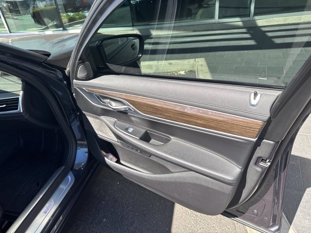 Used 2020 Gray Metallic BMW 740i 4D Sedan image 10