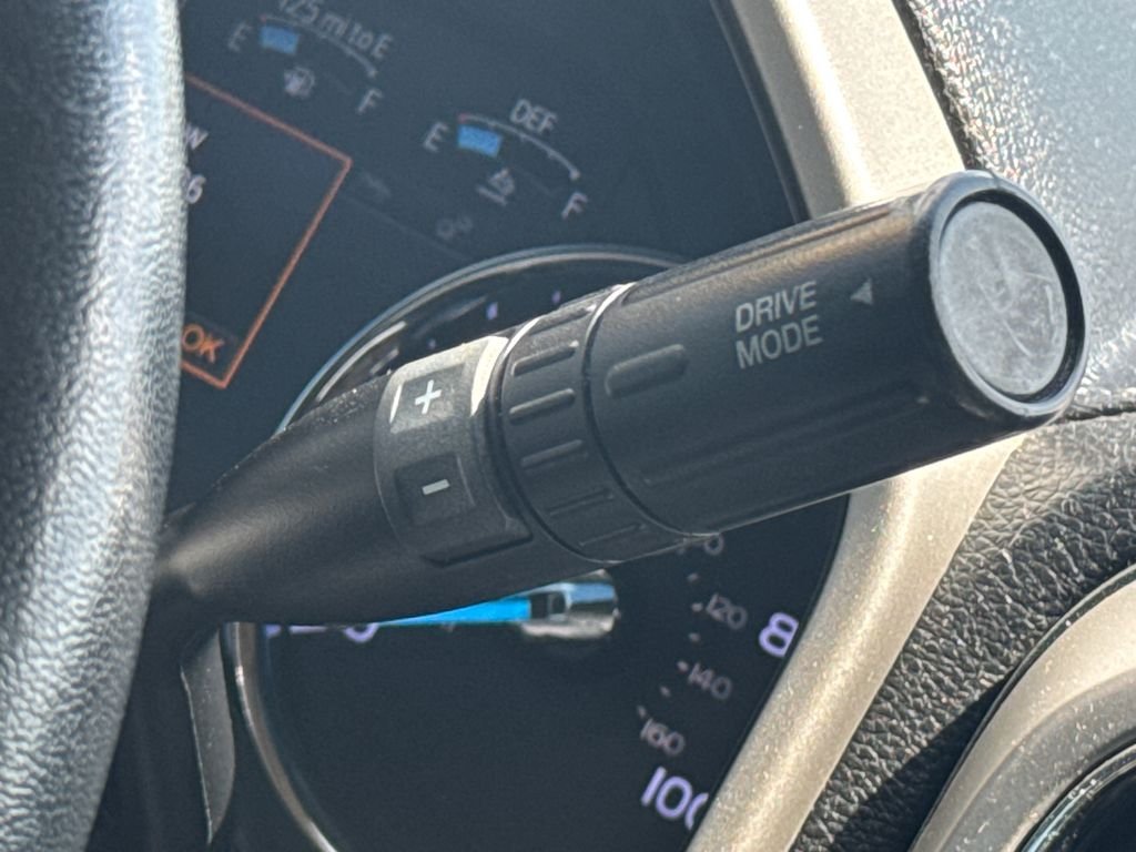 Used 2020 White Ford Lariat image 32