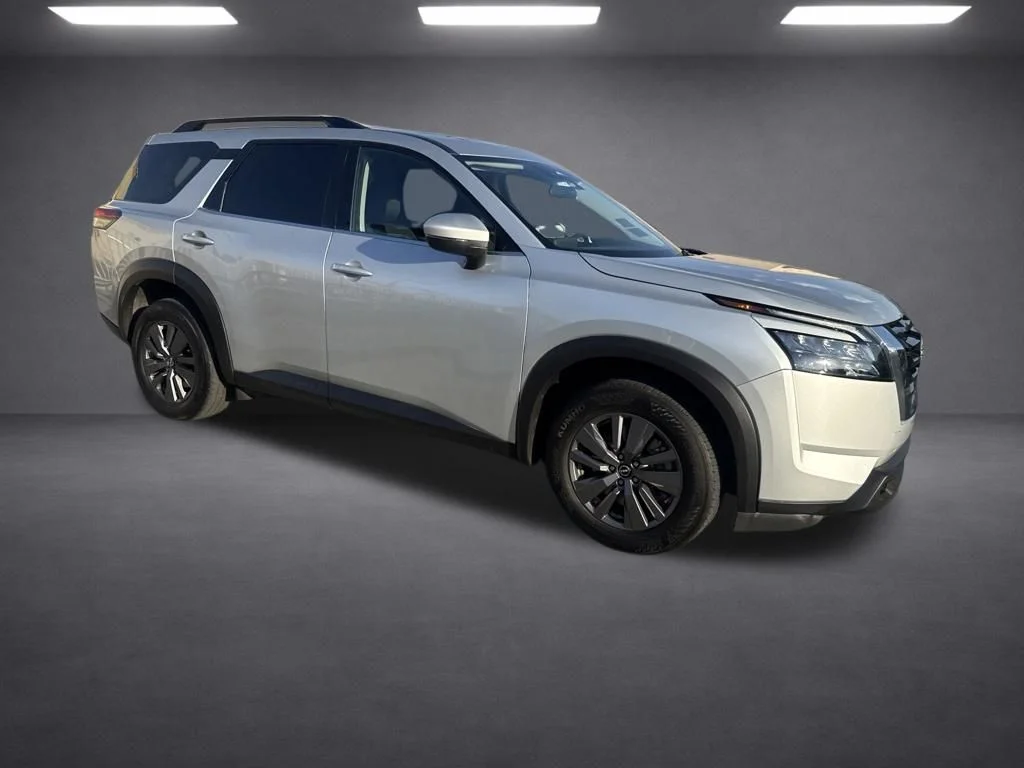 Used 2025 Silver Nissan SV image 14