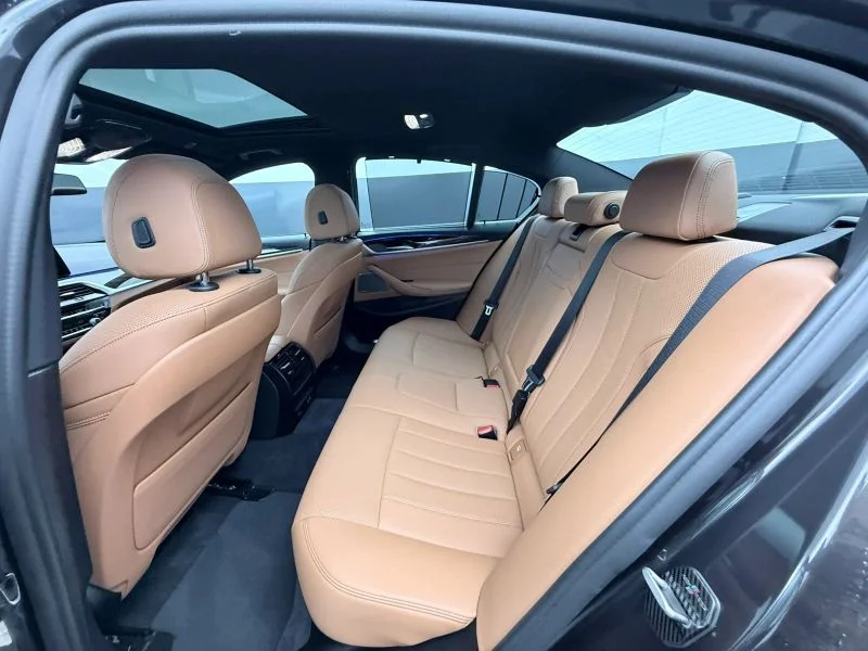 Used 2022  BMW 540i xDrive Sedan 4D image 35