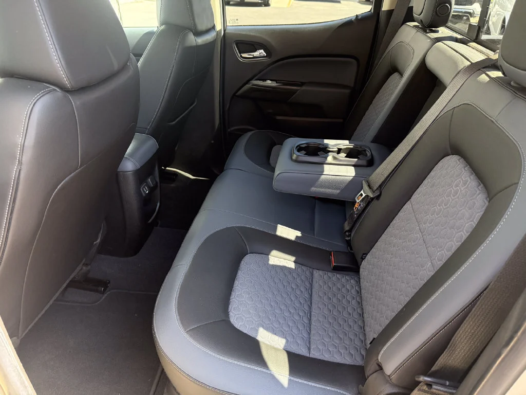 Used 2021 SAND DUNE METALLIC Chevrolet 4WD Z71 image 18