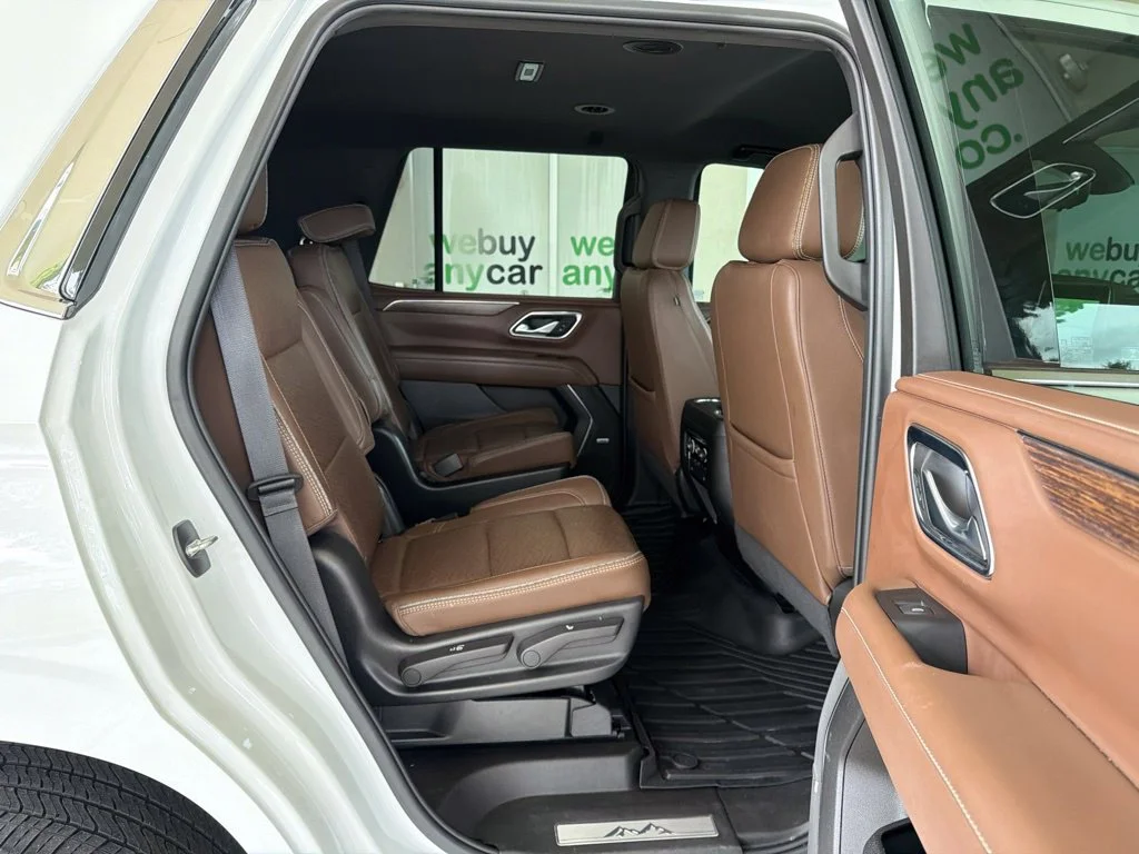 Used 2022 White Chevrolet High Country image 25
