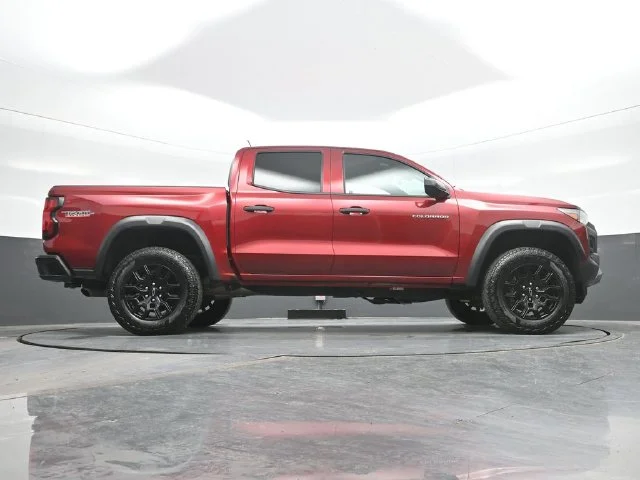 Used 2025 Red Chevrolet Trail Boss image 24